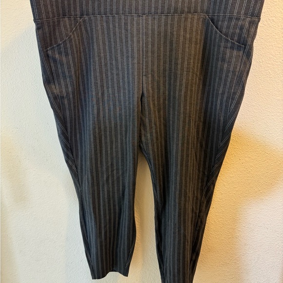 Torrid Pull on Pocket Pixie Pants - Picture 5 of 5